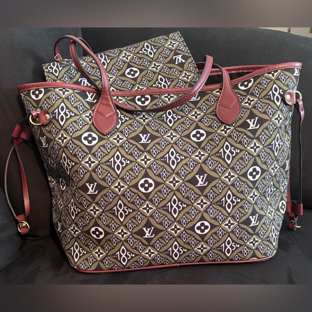 Unique Stylish Patterned Monogram Tote - image 1